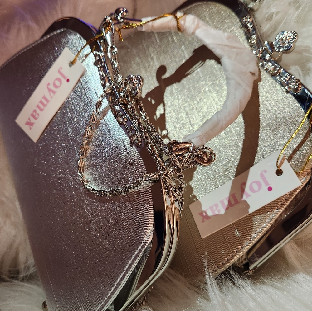 2 Classy Purses - Picture 3 of 4